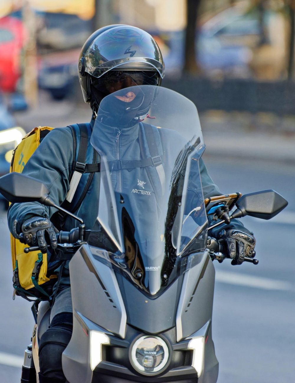 motorcyclist-7561737_1920 motorcyclist-7561737_1920